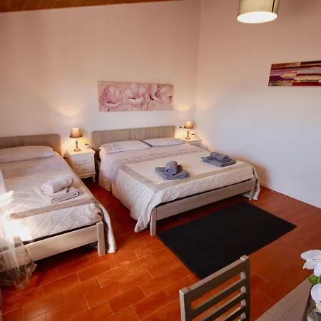 Casa Lucia بيت ضيافة أولبيا