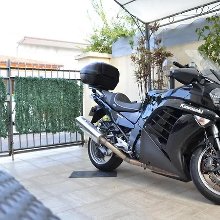 Guest house Casa Lucia 3*